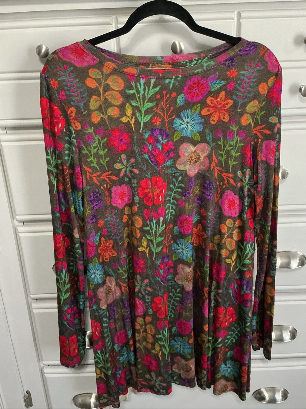 Natural Life STEVIE Long Sleeve Soft Mini Dress in Rainbow Garden Black M - Picture 2 of 9